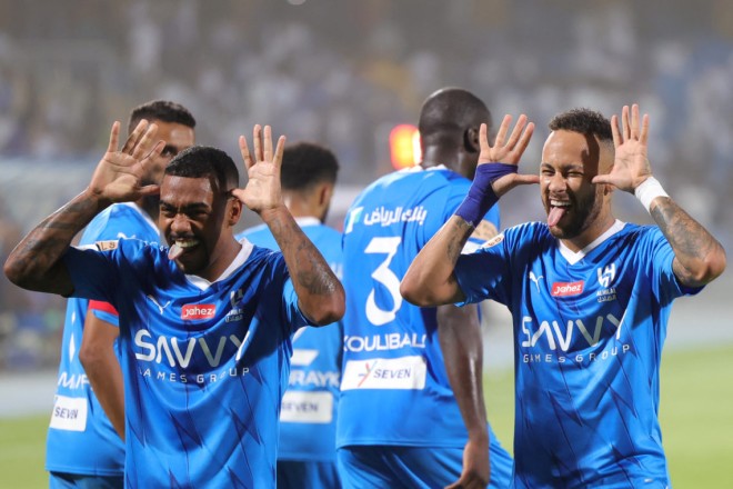 تعرف على حكام مباراة الهلال والغرافة