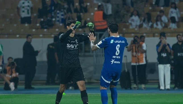 نيفيز يتعرض للإصابة في تدريبات الهلال