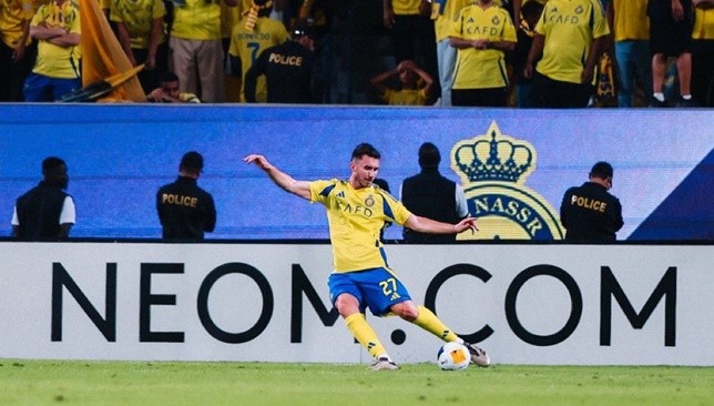 لابورت ينتظم في تدريبات النصر